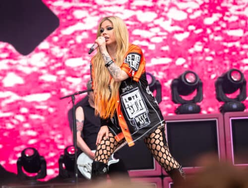 Avril Lavigne, Tinderbox 24